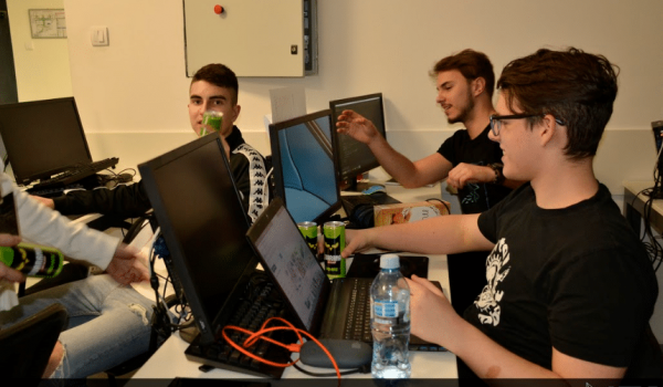 Hakaton za srednjoškolce 2018 Hakaton za srednjoškolce 2018
